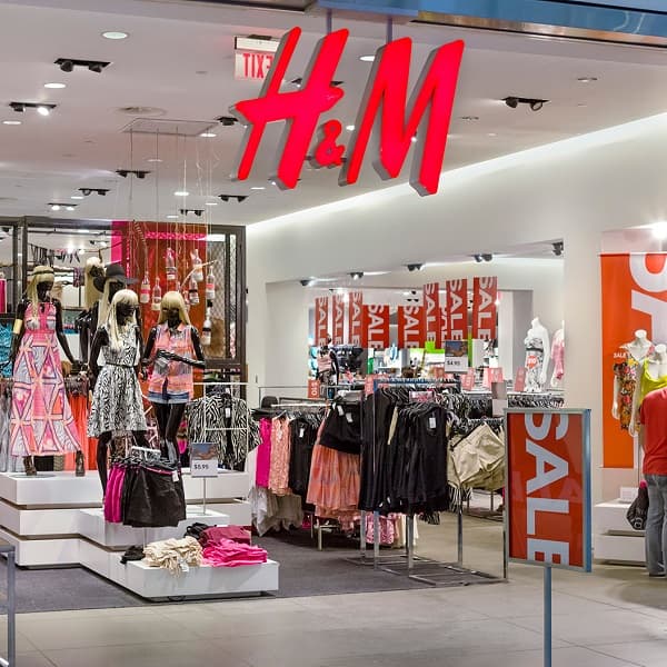 H&M gibi pek çok perakende mağazacılık şirketi, odak noktasına e-ticaret kavramını yerleştirmiş durumda